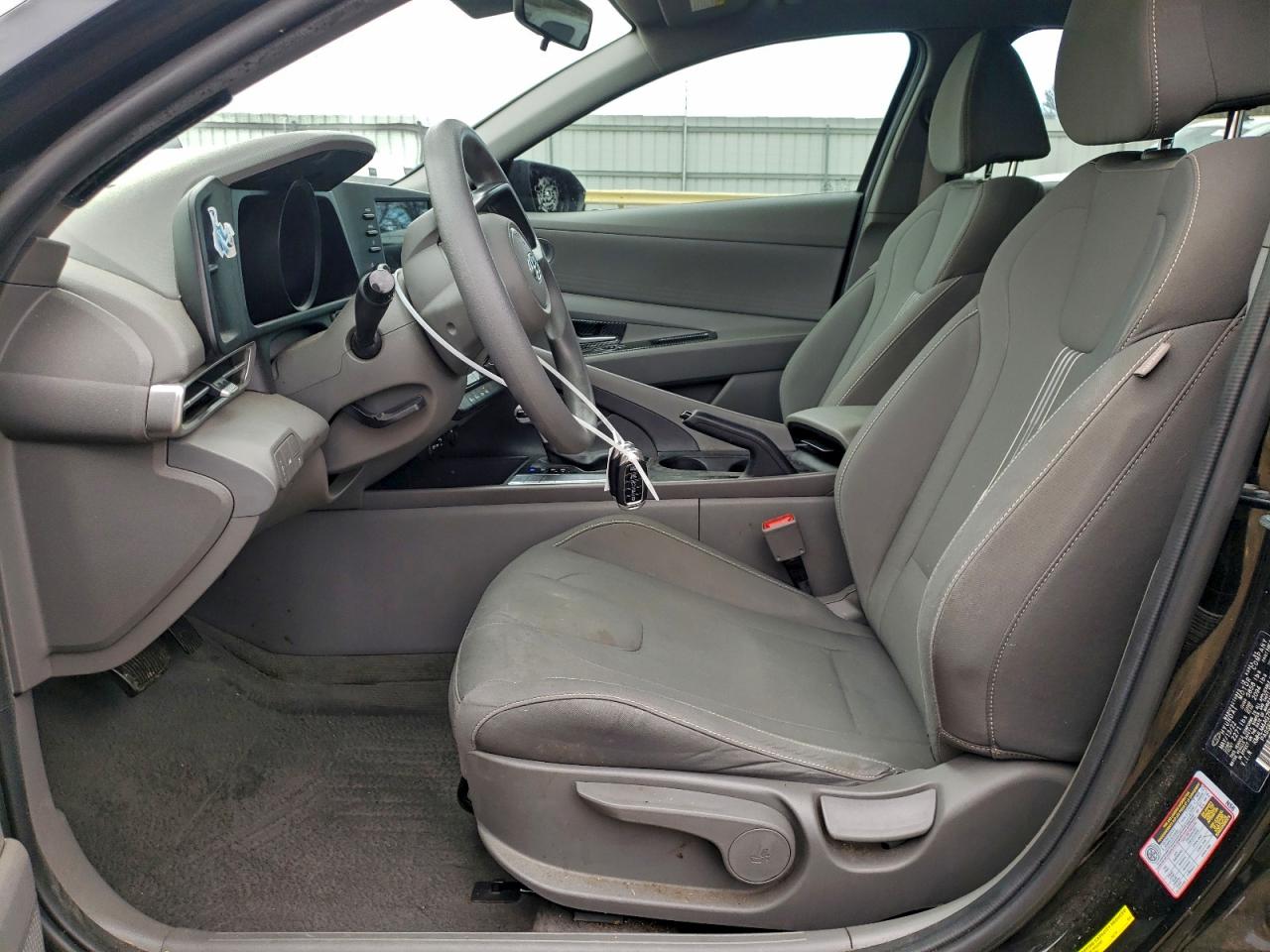 2023 HYUNDAI ELANTRA SEL photo 13