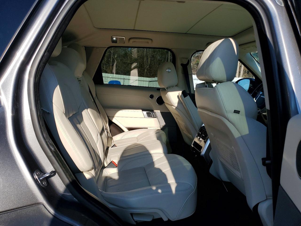 2015 LAND ROVER RANGE ROVER SPORT HSE photo 11