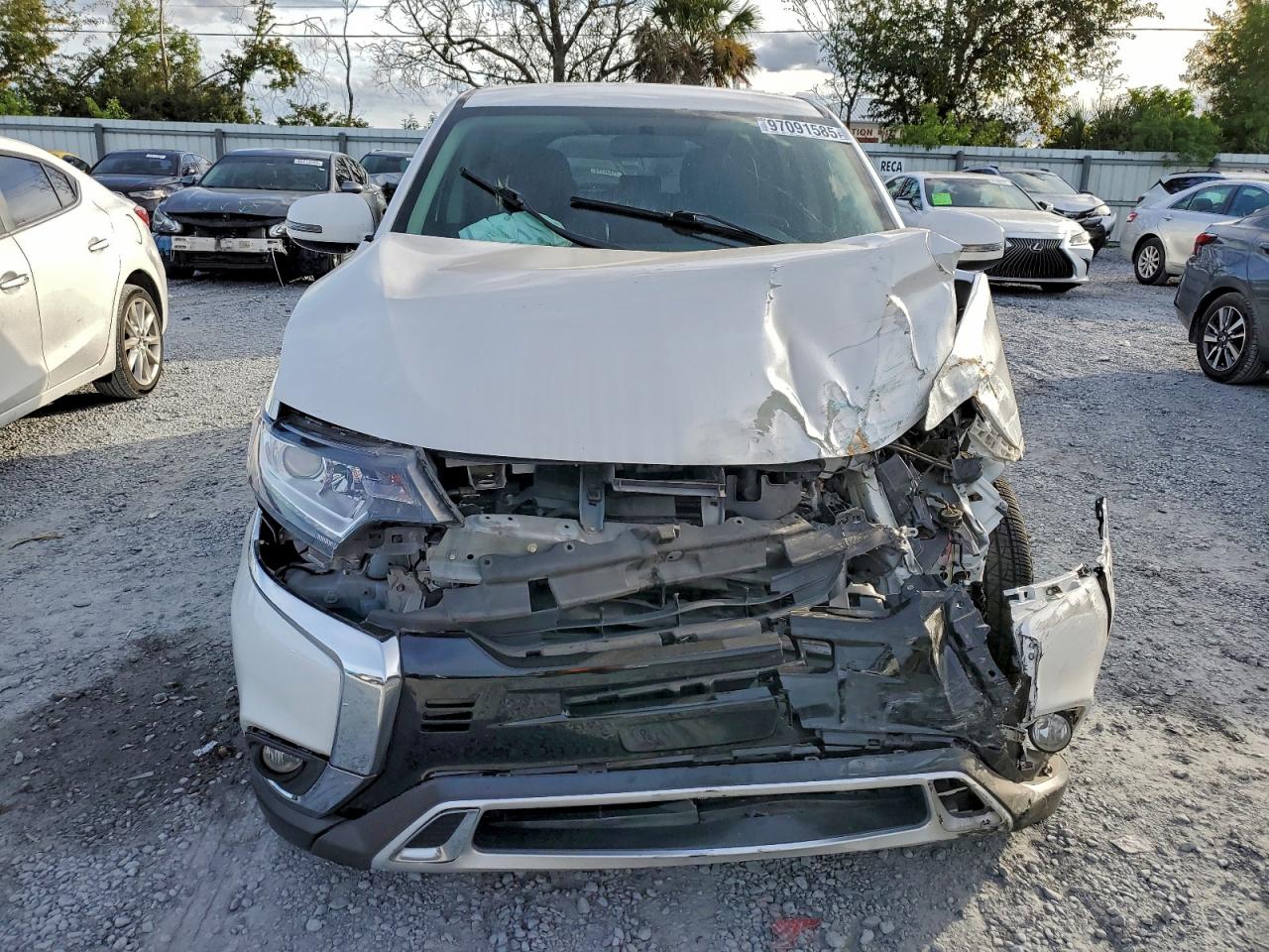 2019 MITSUBISHI OUTLANDER SE photo 5