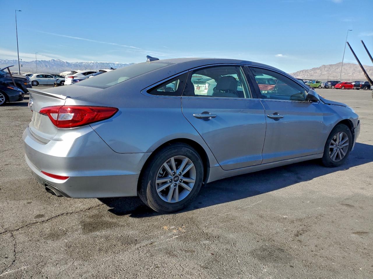 2016 HYUNDAI SONATA SE photo 5