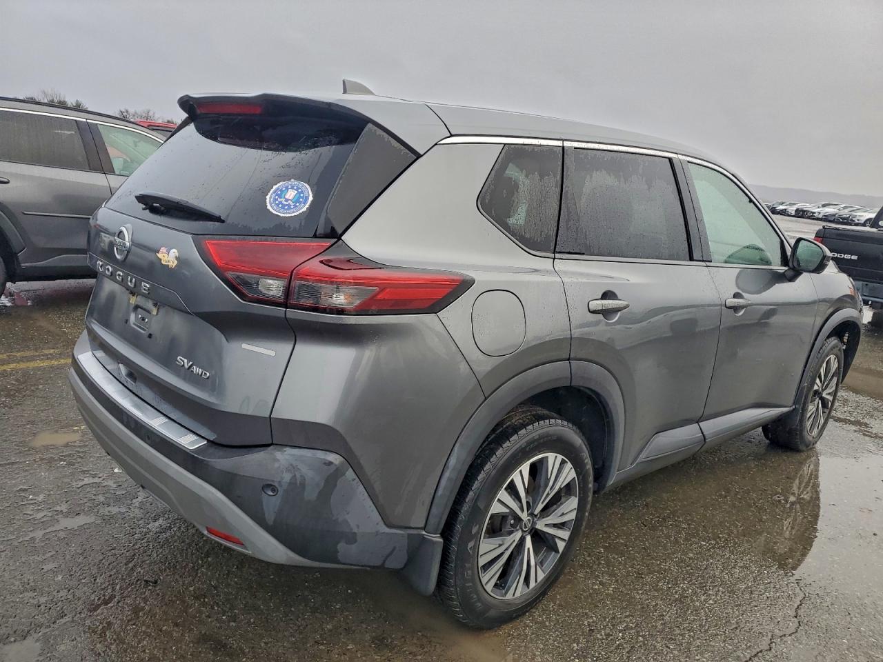 2021 NISSAN ROGUE SV photo 3