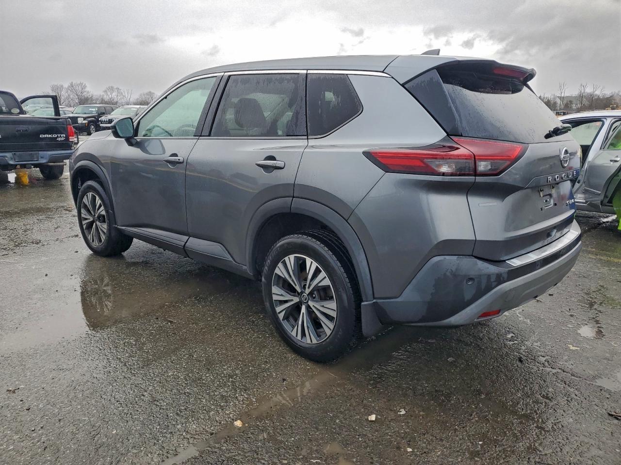 2021 NISSAN ROGUE SV photo 2