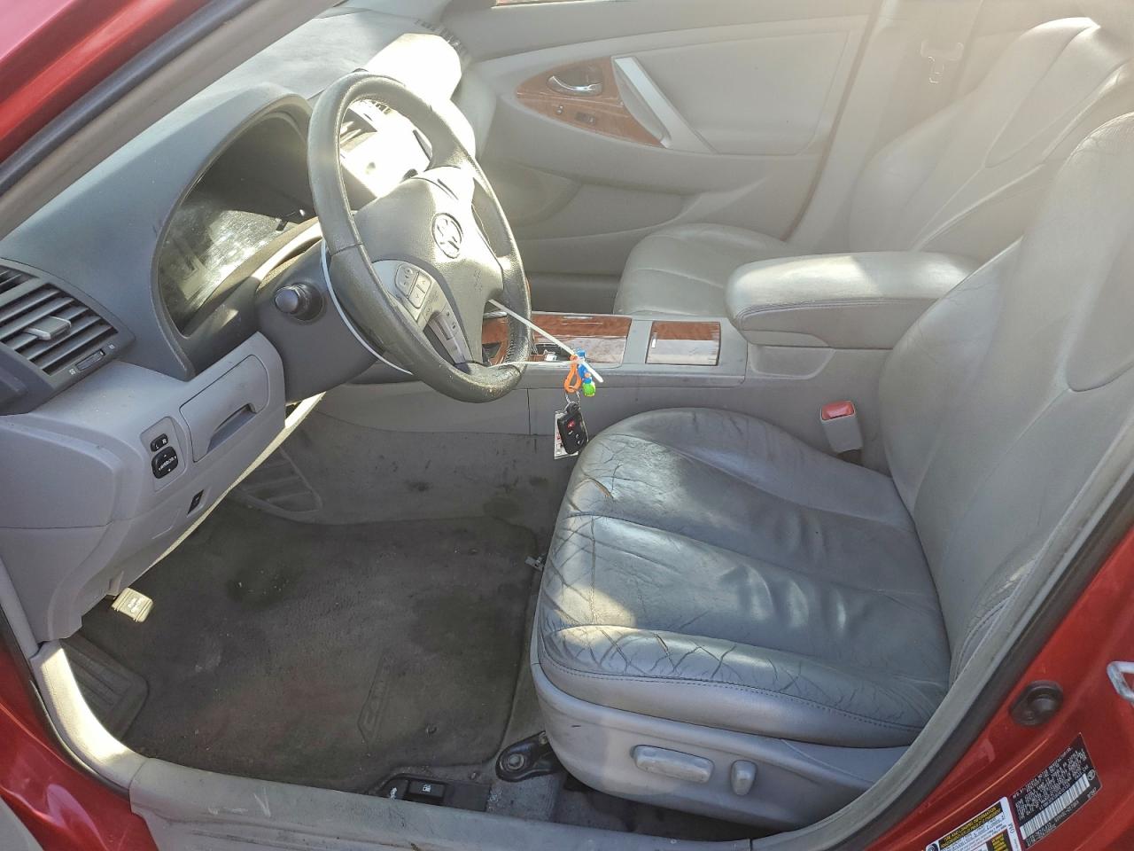 2011 TOYOTA CAMRY SE photo 7