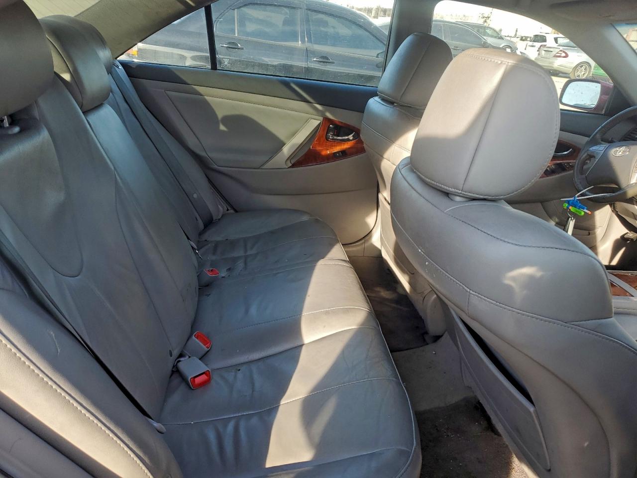 2011 TOYOTA CAMRY SE photo 10