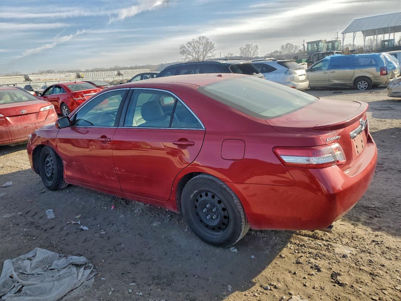 2011 TOYOTA CAMRY SE photo 2