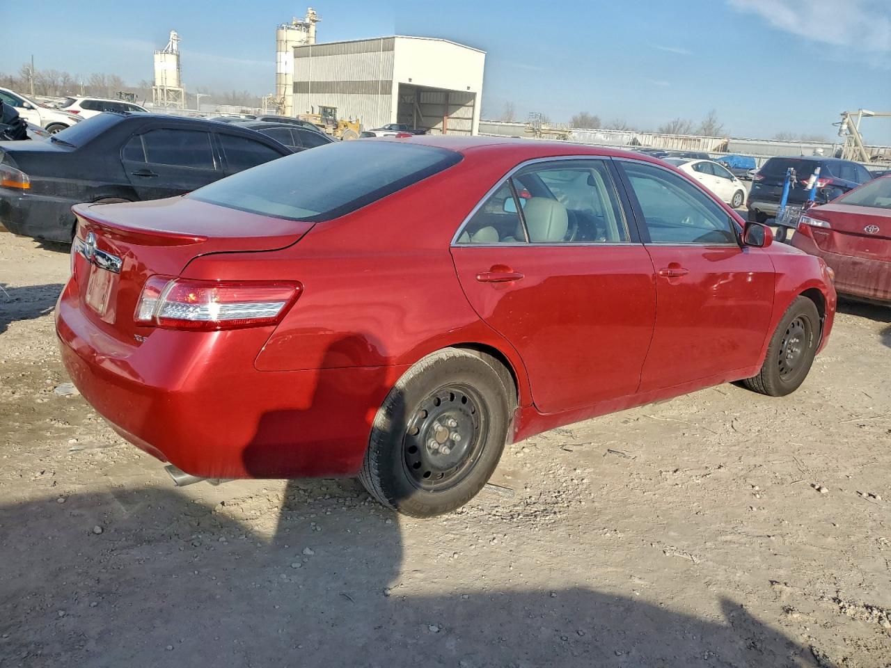 2011 TOYOTA CAMRY SE photo 3