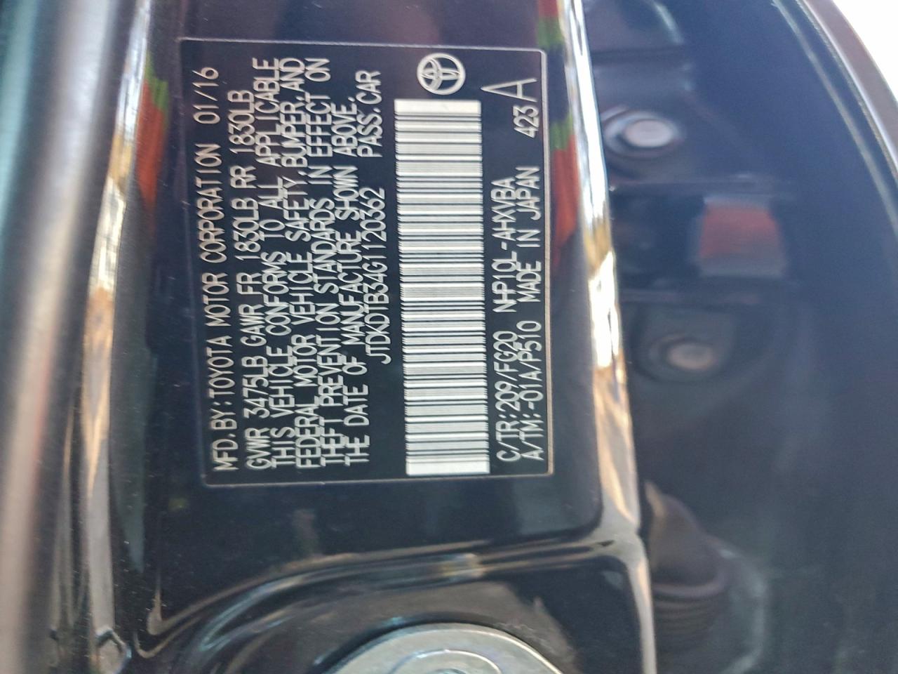 2016 TOYOTA PRIUS C photo 12