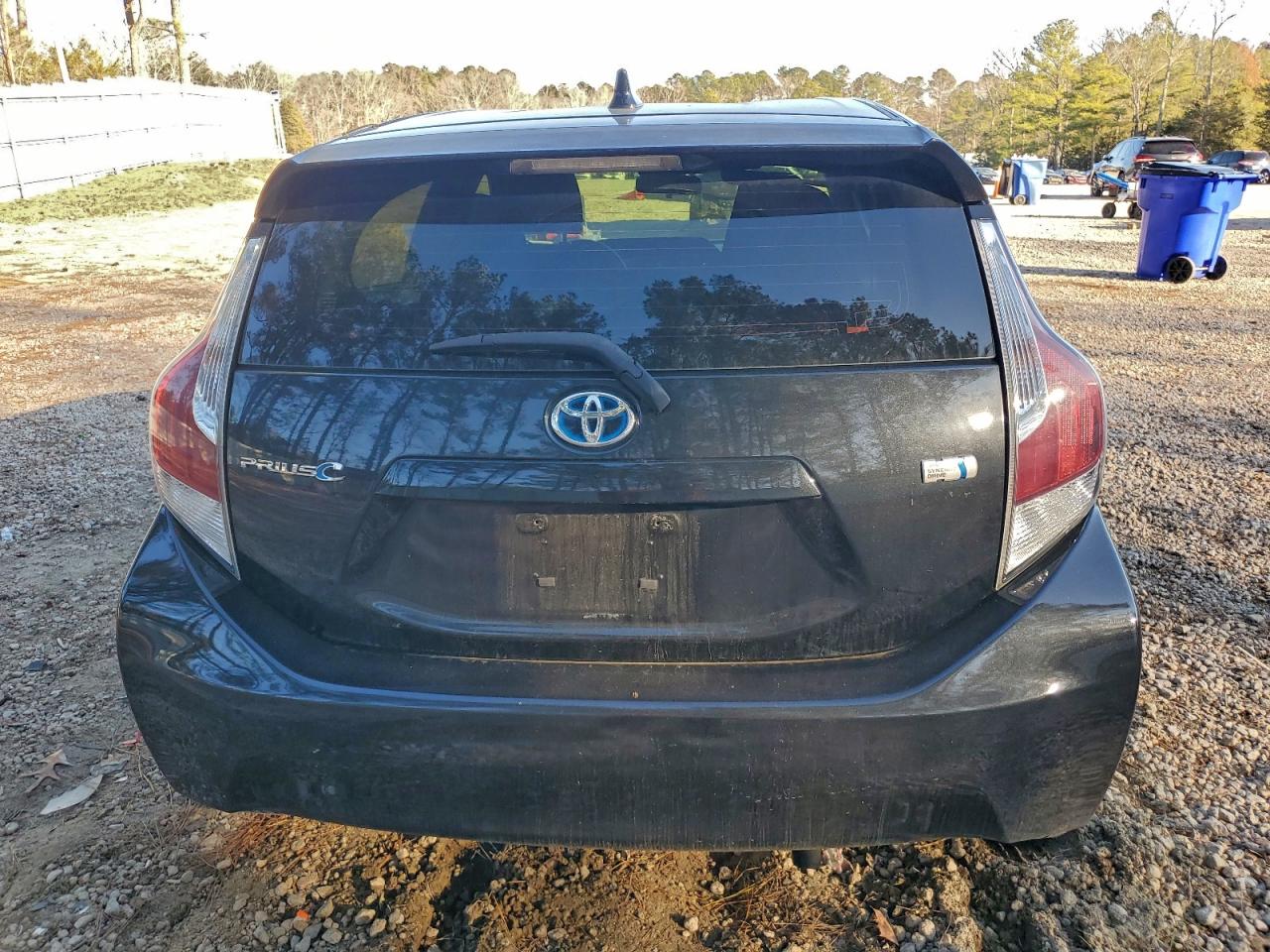 2016 TOYOTA PRIUS C photo 6