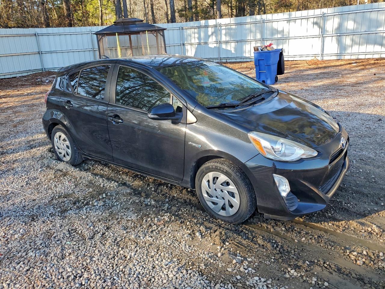 2016 TOYOTA PRIUS C photo 4