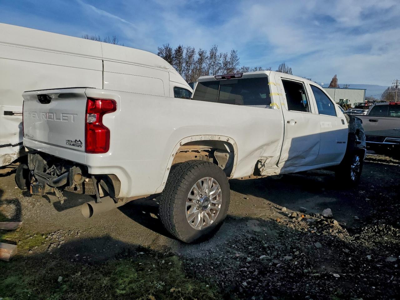 2023 CHEVROLET SILVERADO K3500 HIGH COUNTRY photo 3
