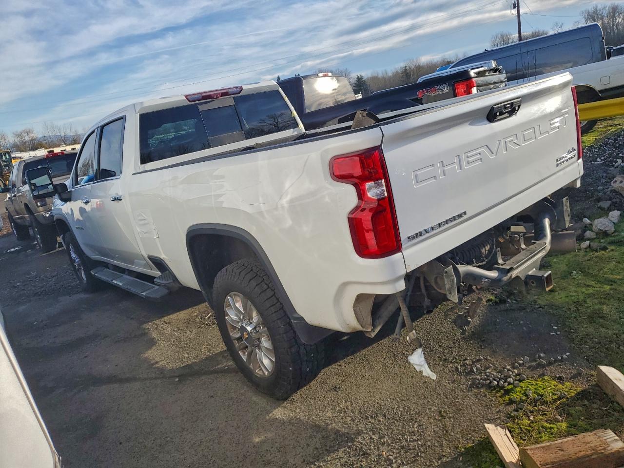 2023 CHEVROLET SILVERADO K3500 HIGH COUNTRY photo 2