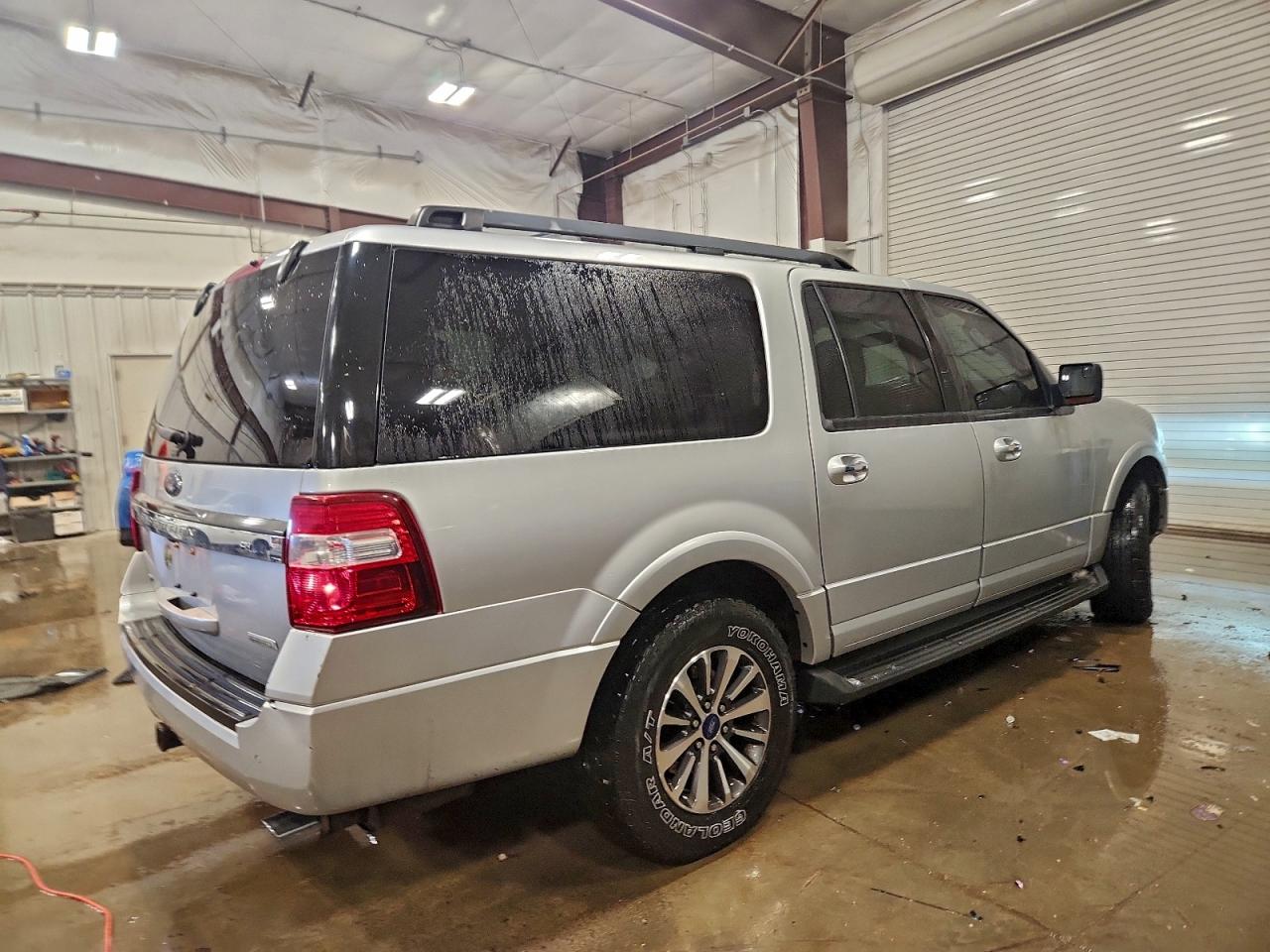 2016 FORD EXPEDITION EL XLT photo 3