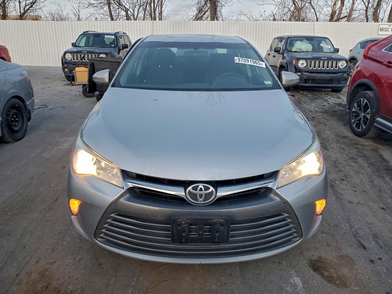 2016 TOYOTA CAMRY LE photo 5