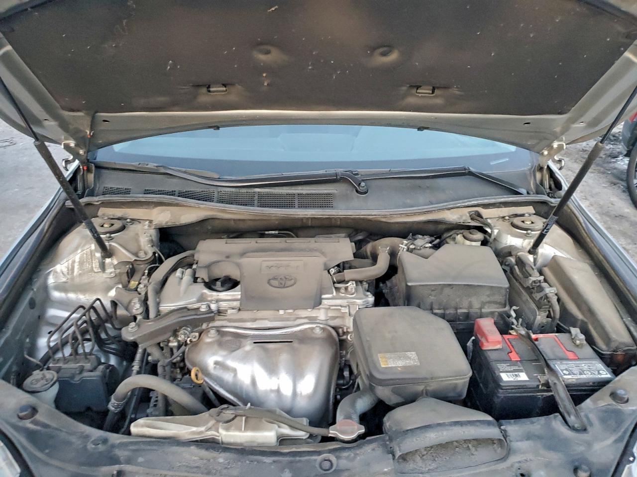 2016 TOYOTA CAMRY LE photo 11