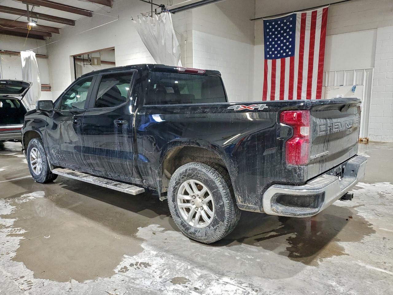 2021 CHEVROLET SILVERADO K1500 LT photo 2