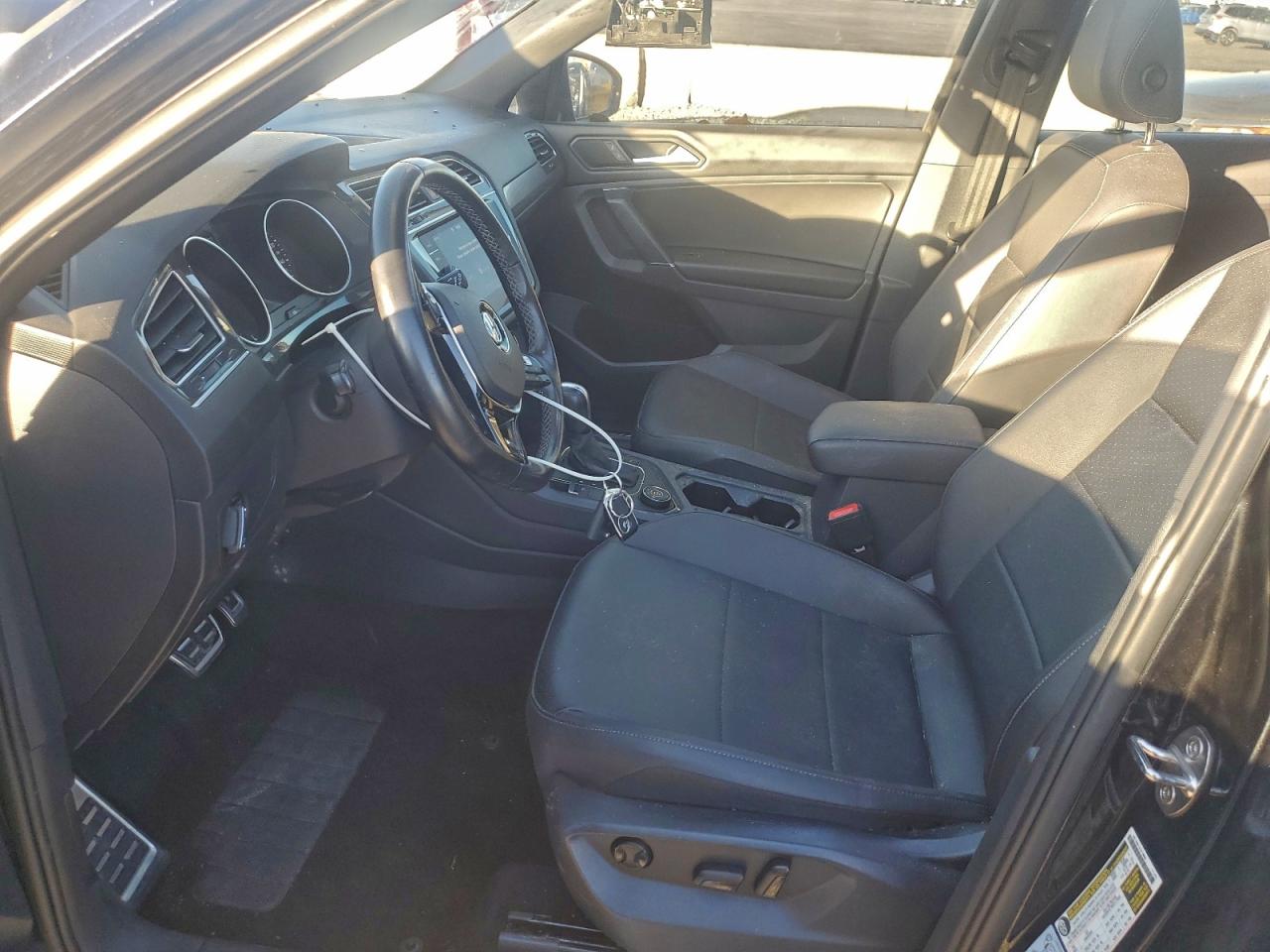 2020 VOLKSWAGEN TIGUAN SE photo 13