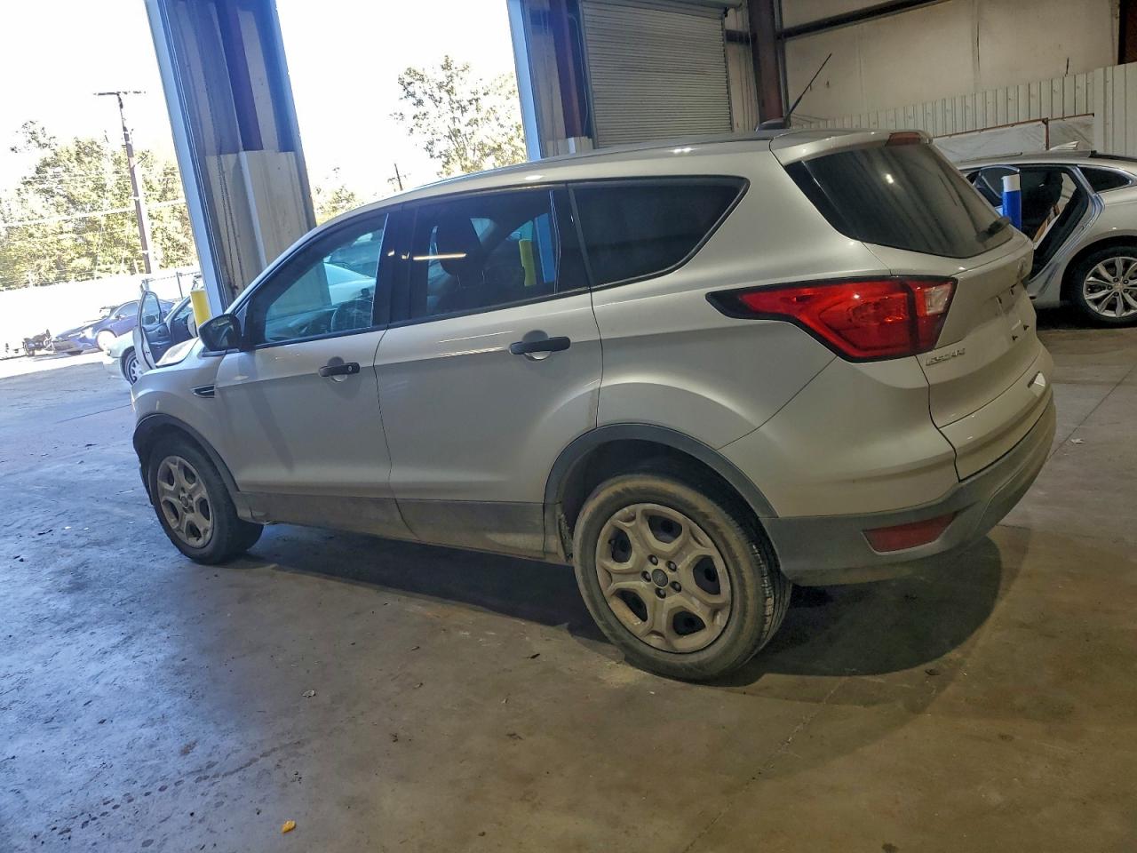 2019 FORD ESCAPE S photo 4