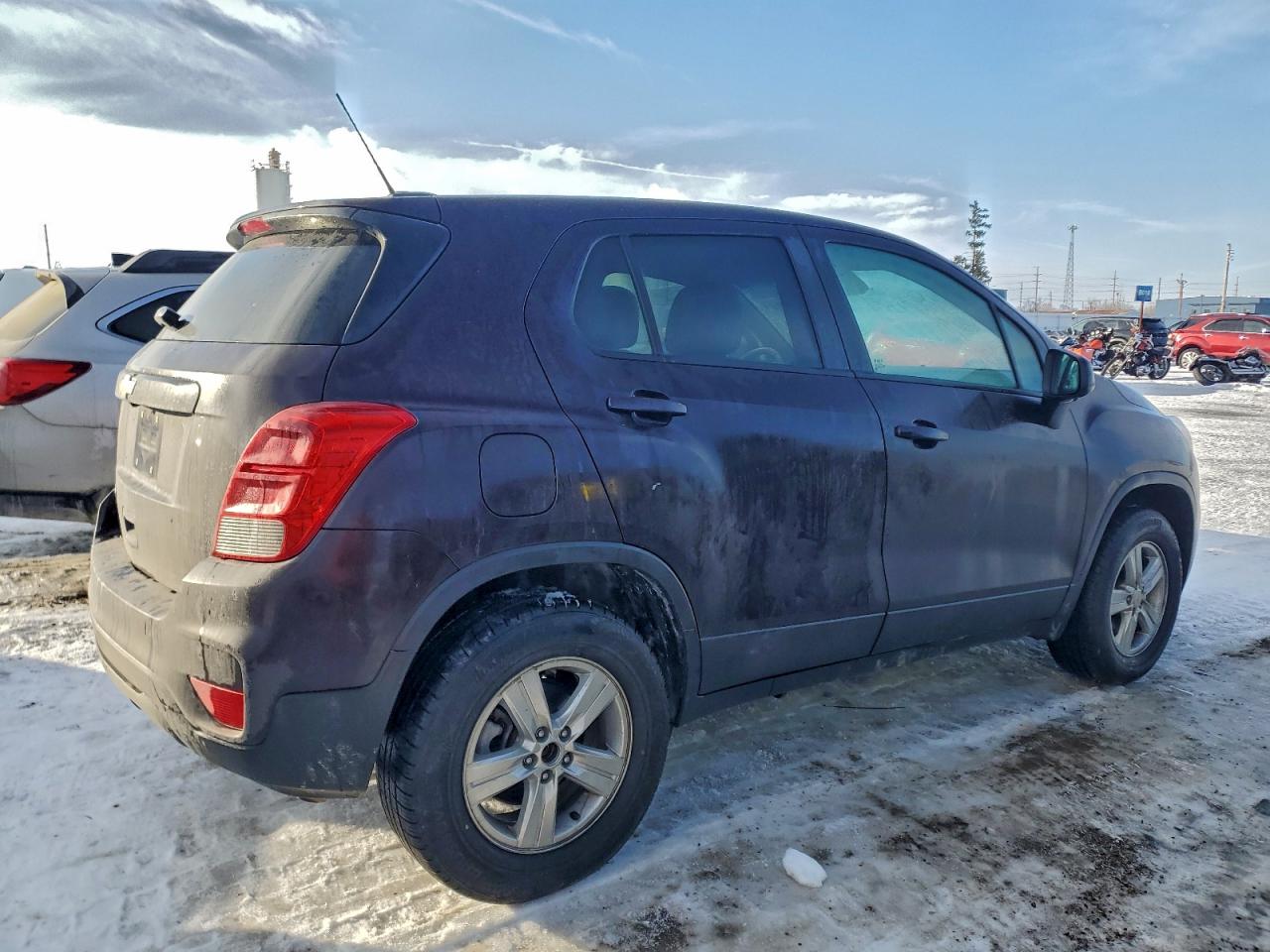2021 CHEVROLET TRAX LS photo 3