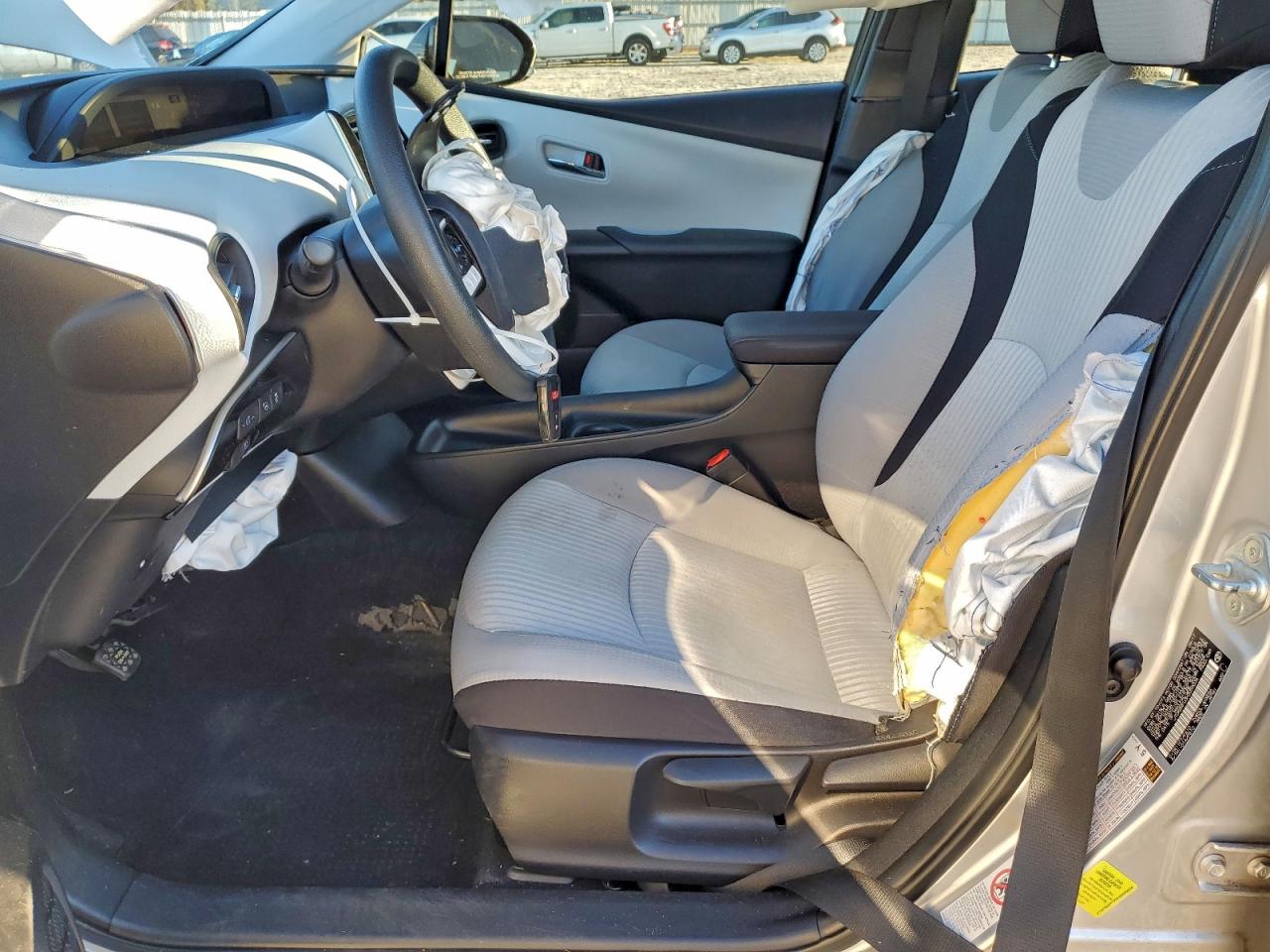 2017 TOYOTA PRIUS photo 7