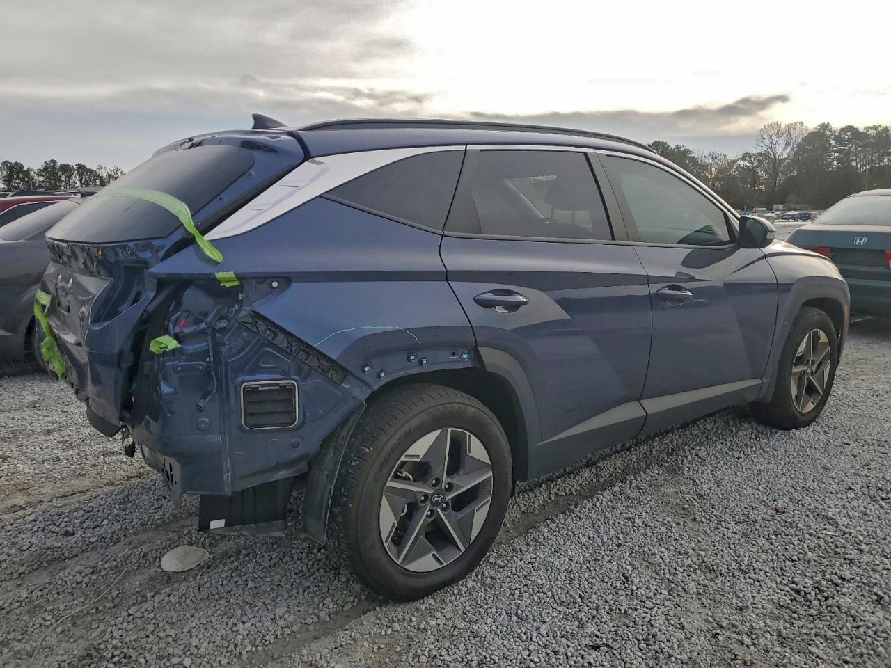 2025 HYUNDAI TUCSON SEL photo 3