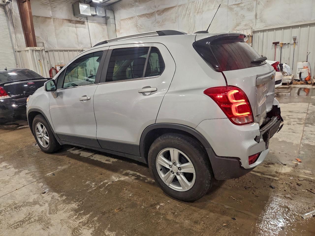 2020 CHEVROLET TRAX 1LT photo 2