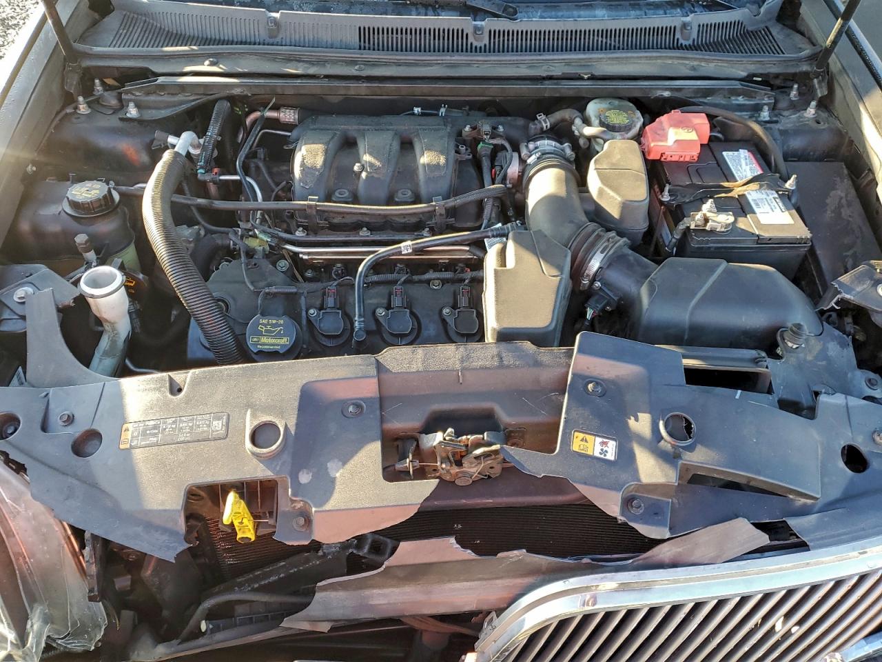2013 LINCOLN MKS photo 11