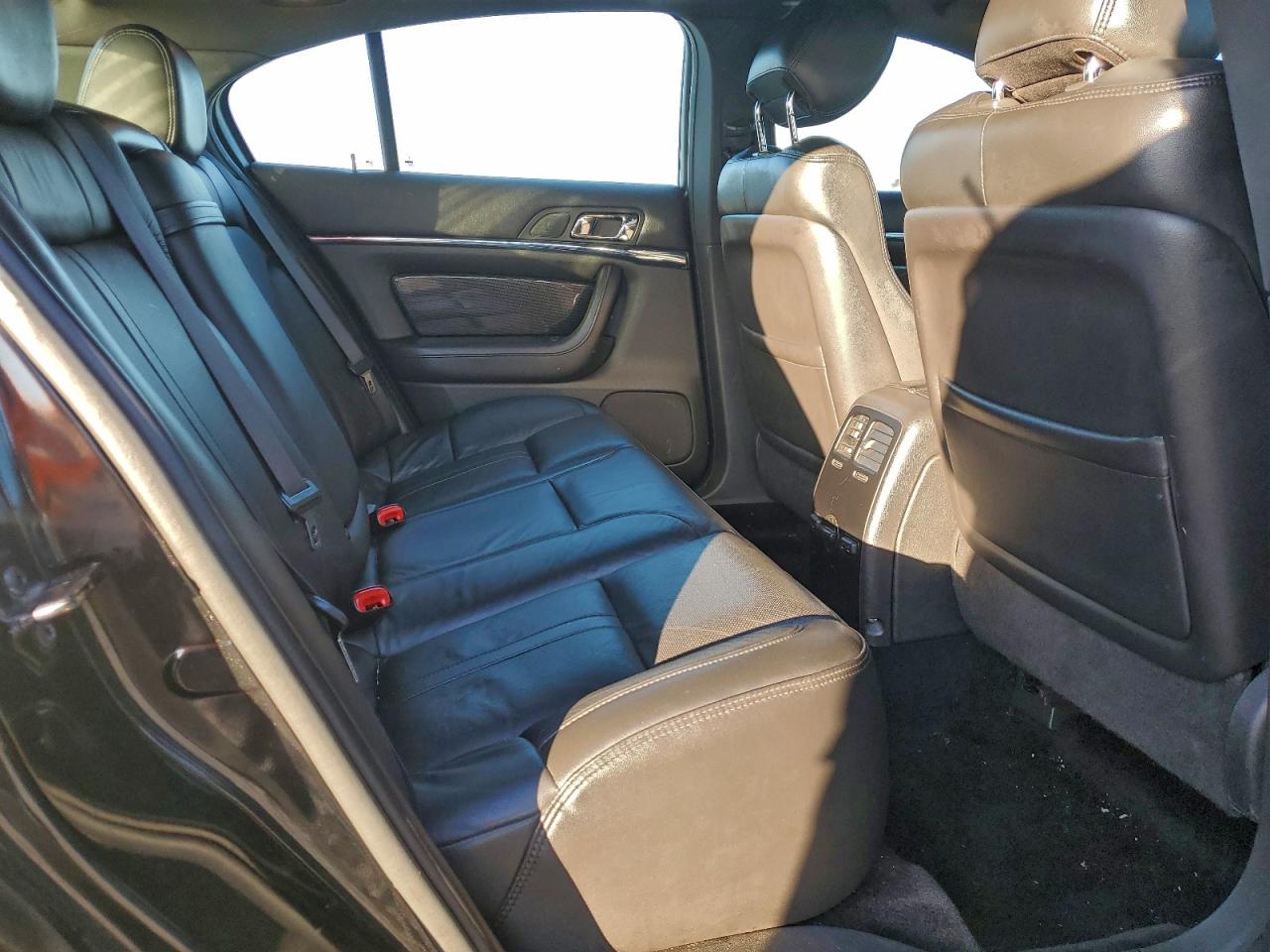 2013 LINCOLN MKS photo 10