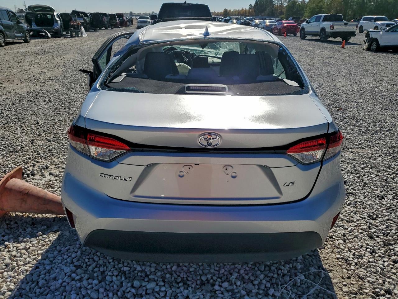 2025 TOYOTA COROLLA LE photo 11