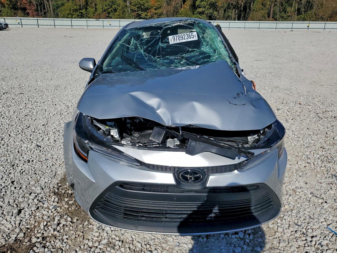 2025 TOYOTA COROLLA LE photo 9