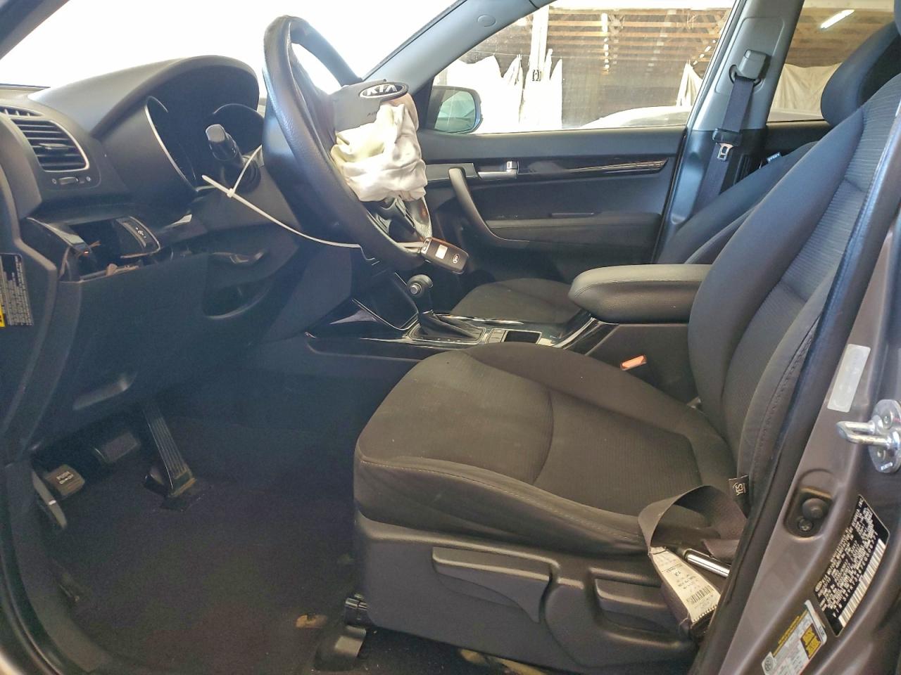 2014 KIA SORENTO LX photo 13