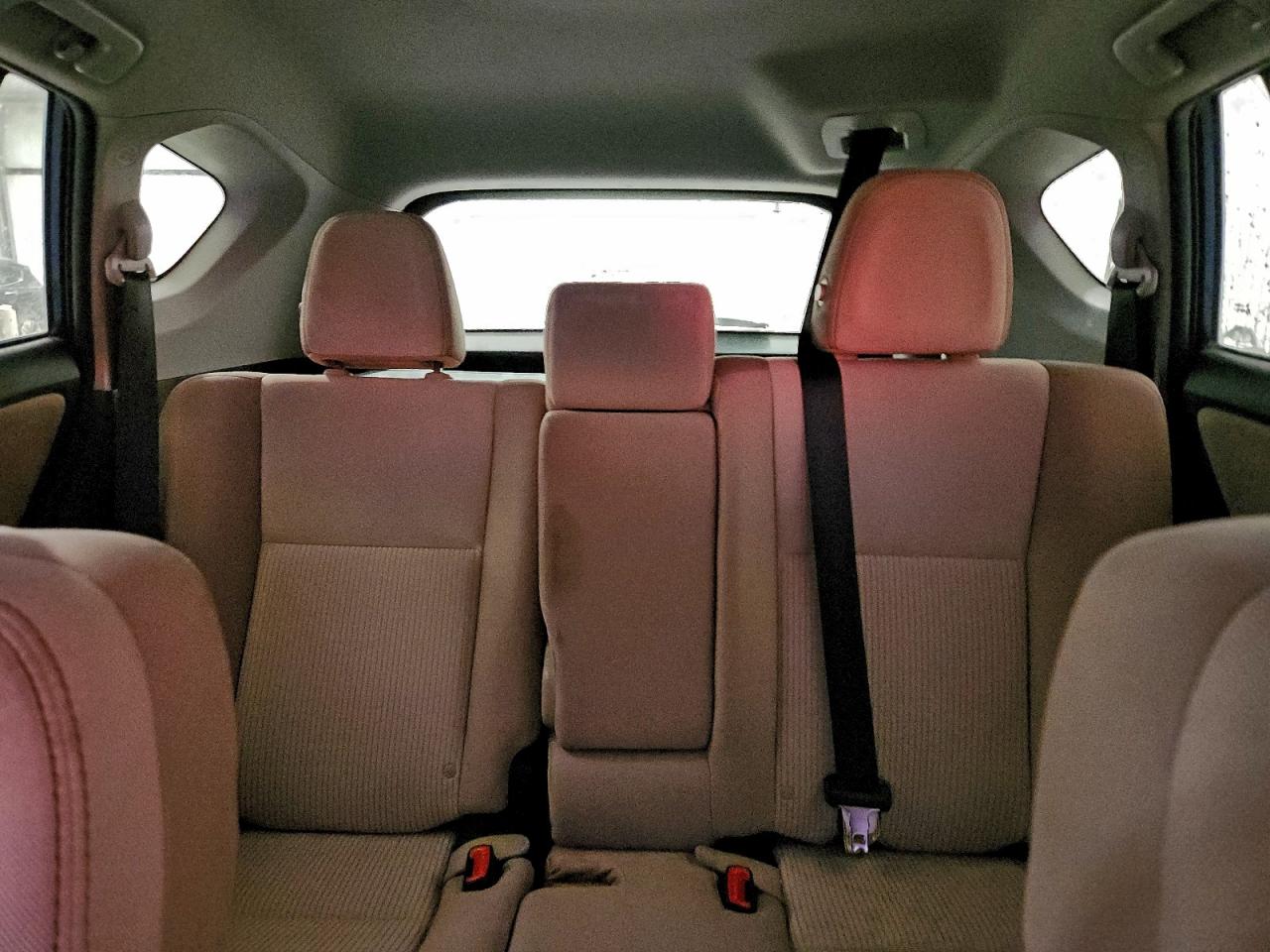2015 TOYOTA RAV4 XLE photo 28