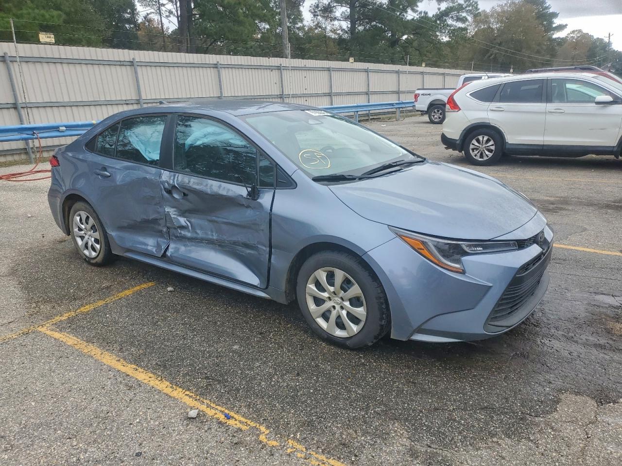 2024 TOYOTA COROLLA LE photo 4