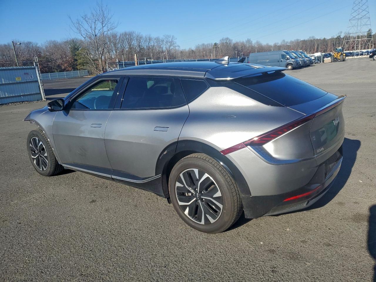 2024 KIA EV6 LIGHT photo 2
