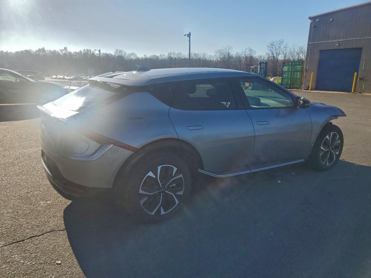 2024 KIA EV6 LIGHT photo 3