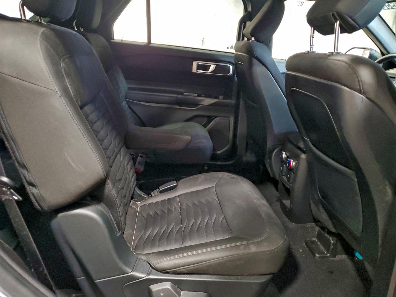 2020 FORD EXPLORER XLT photo 11