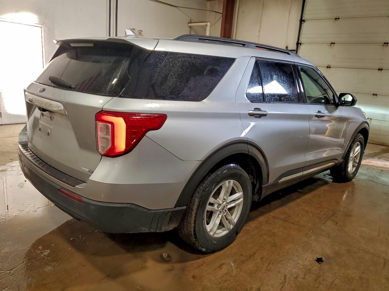 2020 FORD EXPLORER XLT photo 3