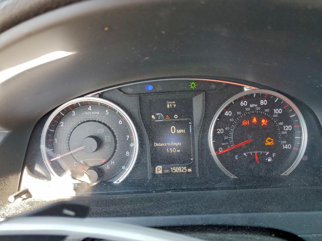 2015 TOYOTA CAMRY LE photo 9