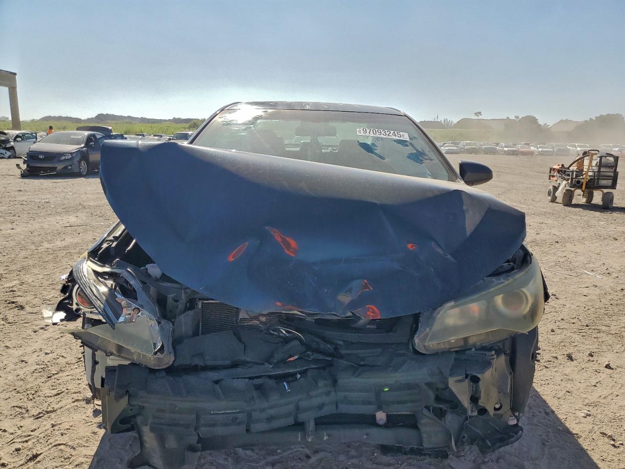 2015 TOYOTA CAMRY LE photo 5