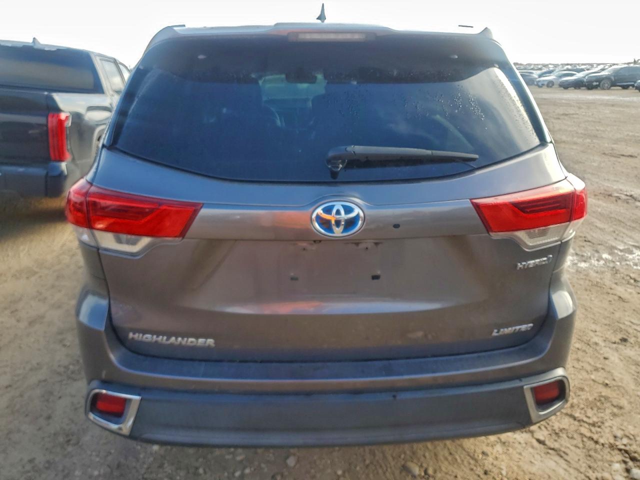 2017 TOYOTA HIGHLANDER HYBRID LIMITED photo 6