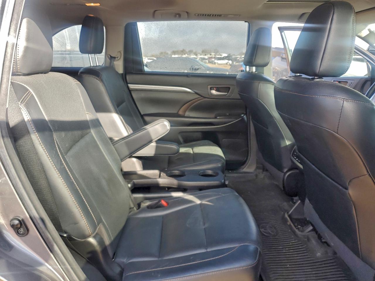 2017 TOYOTA HIGHLANDER HYBRID LIMITED photo 11