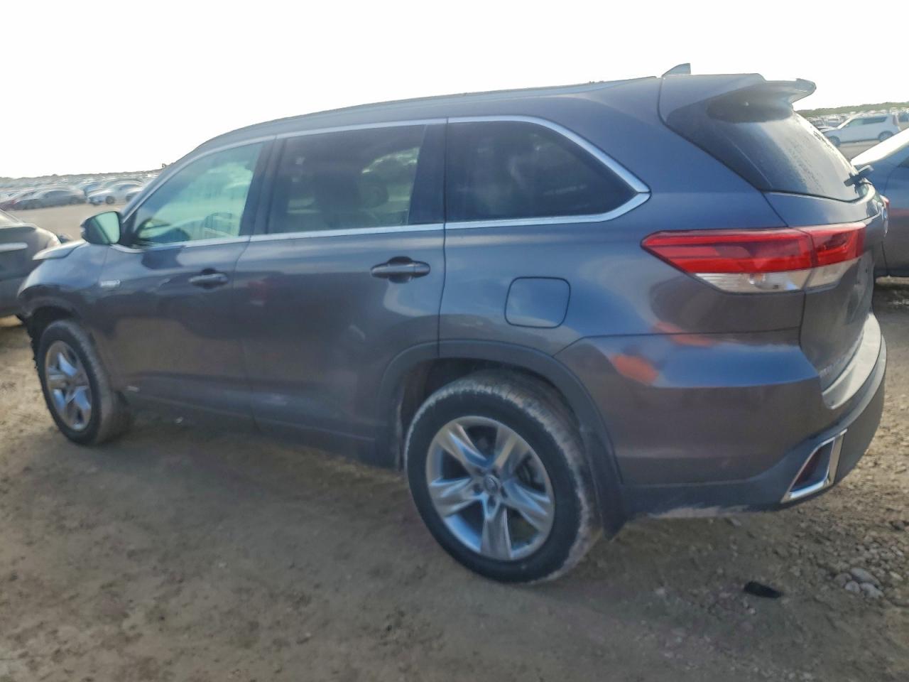 2017 TOYOTA HIGHLANDER HYBRID LIMITED photo 2