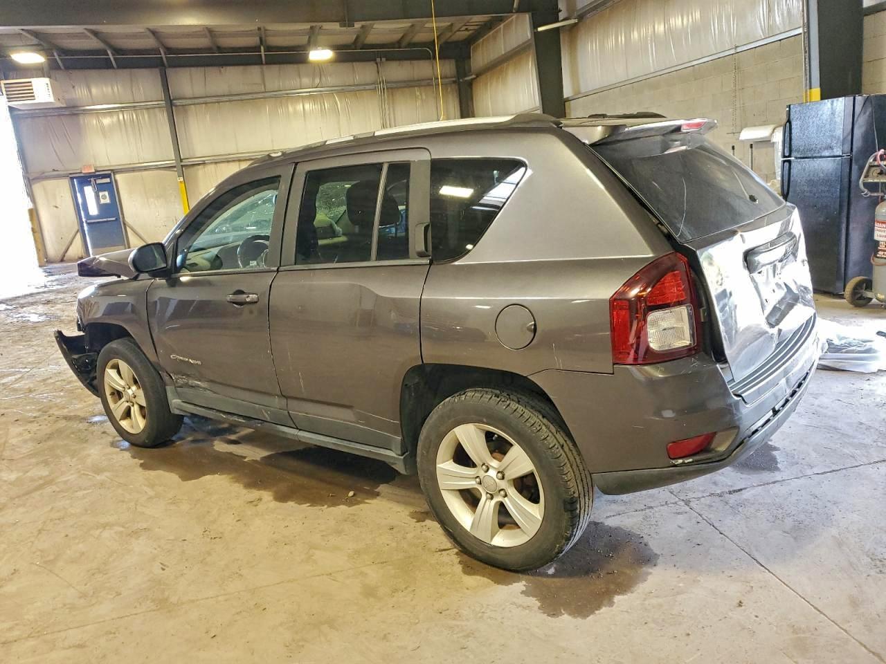 2016 JEEP COMPASS LATITUDE photo 2