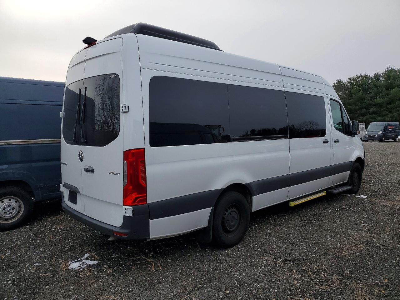 2024 MERCEDES-BENZ SPRINTER 2500 photo 3