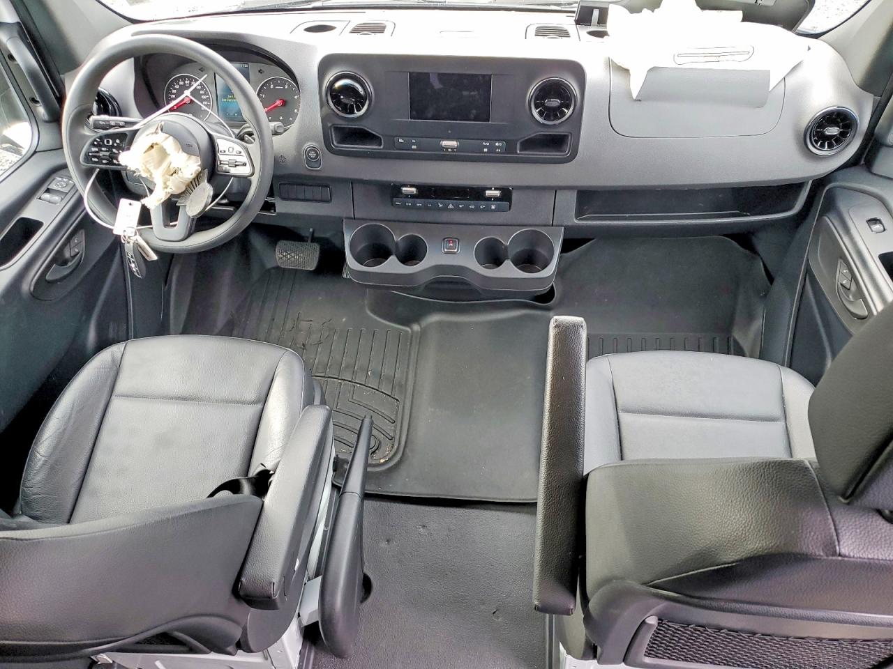 2024 MERCEDES-BENZ SPRINTER 2500 photo 8