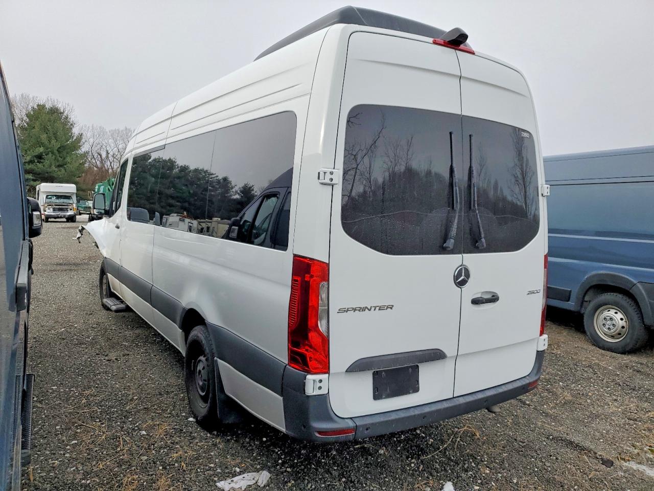 2024 MERCEDES-BENZ SPRINTER 2500 photo 2