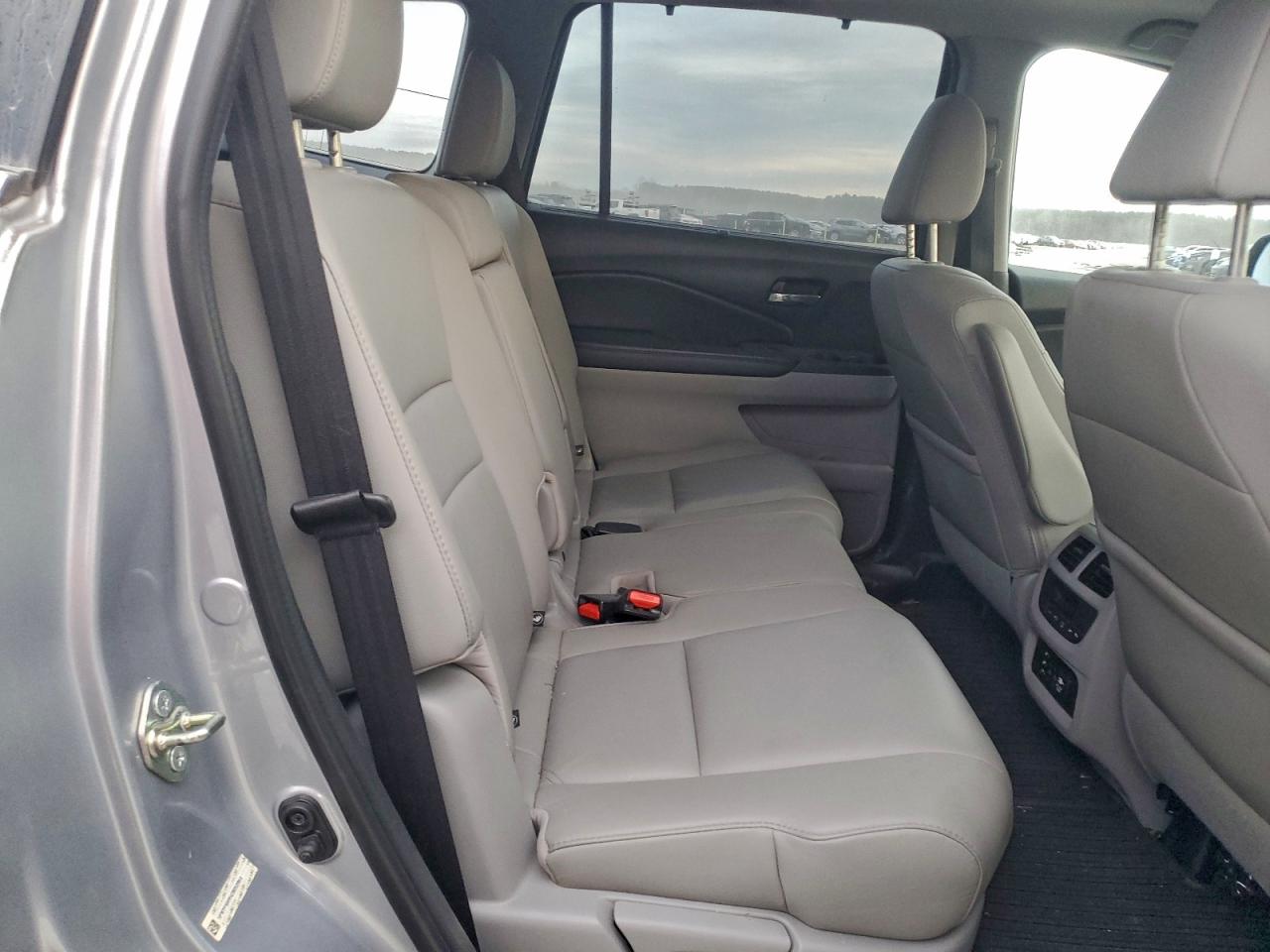 2016 HONDA PILOT TOURING photo 37