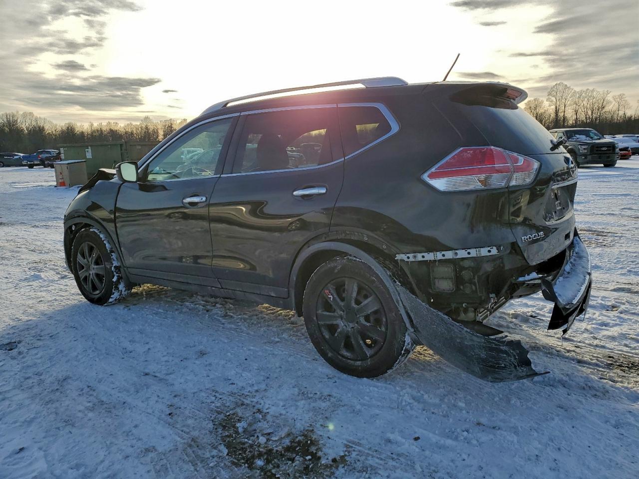 2016 NISSAN ROGUE S photo 2