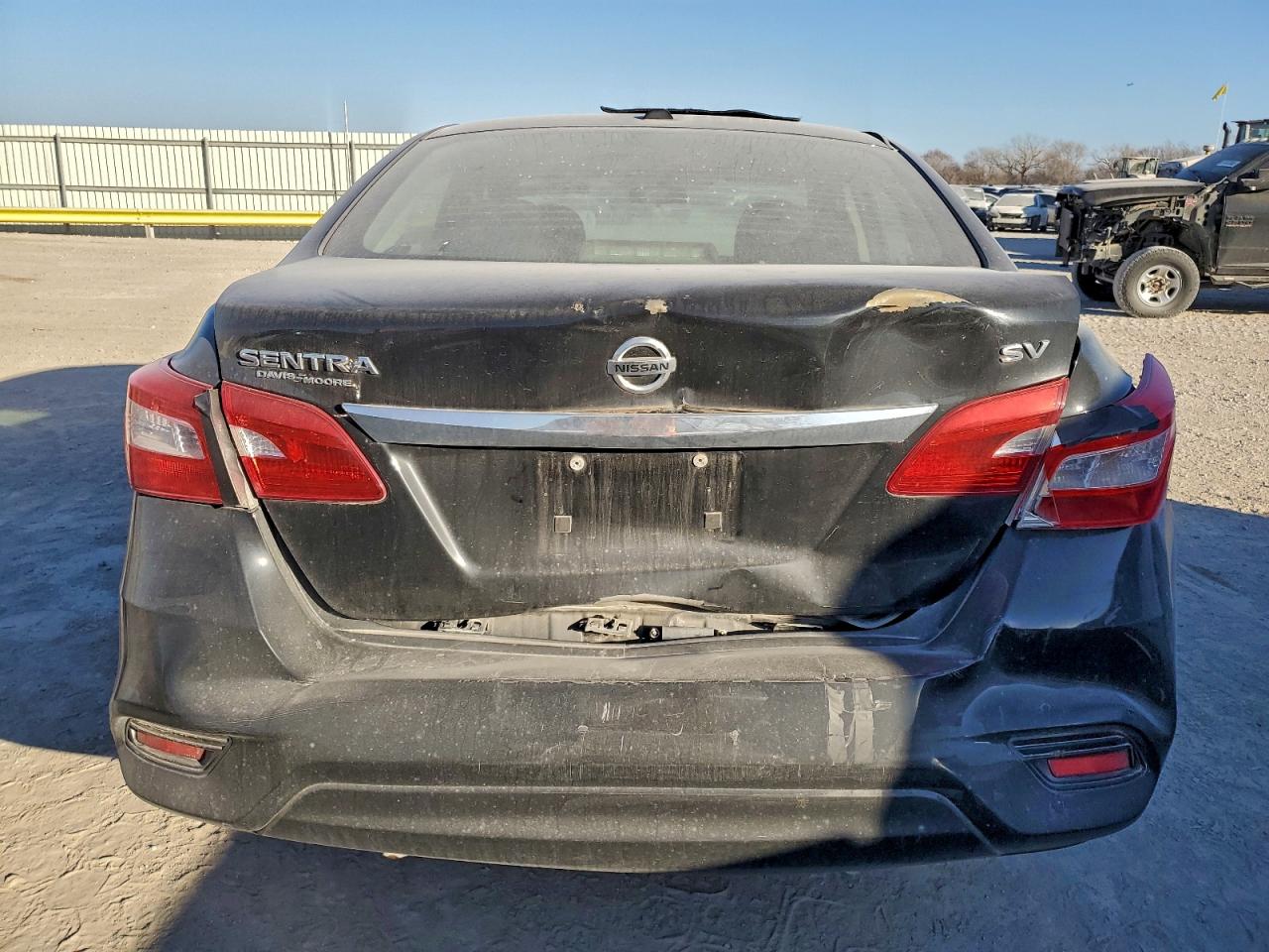 2018 NISSAN SENTRA S photo 11