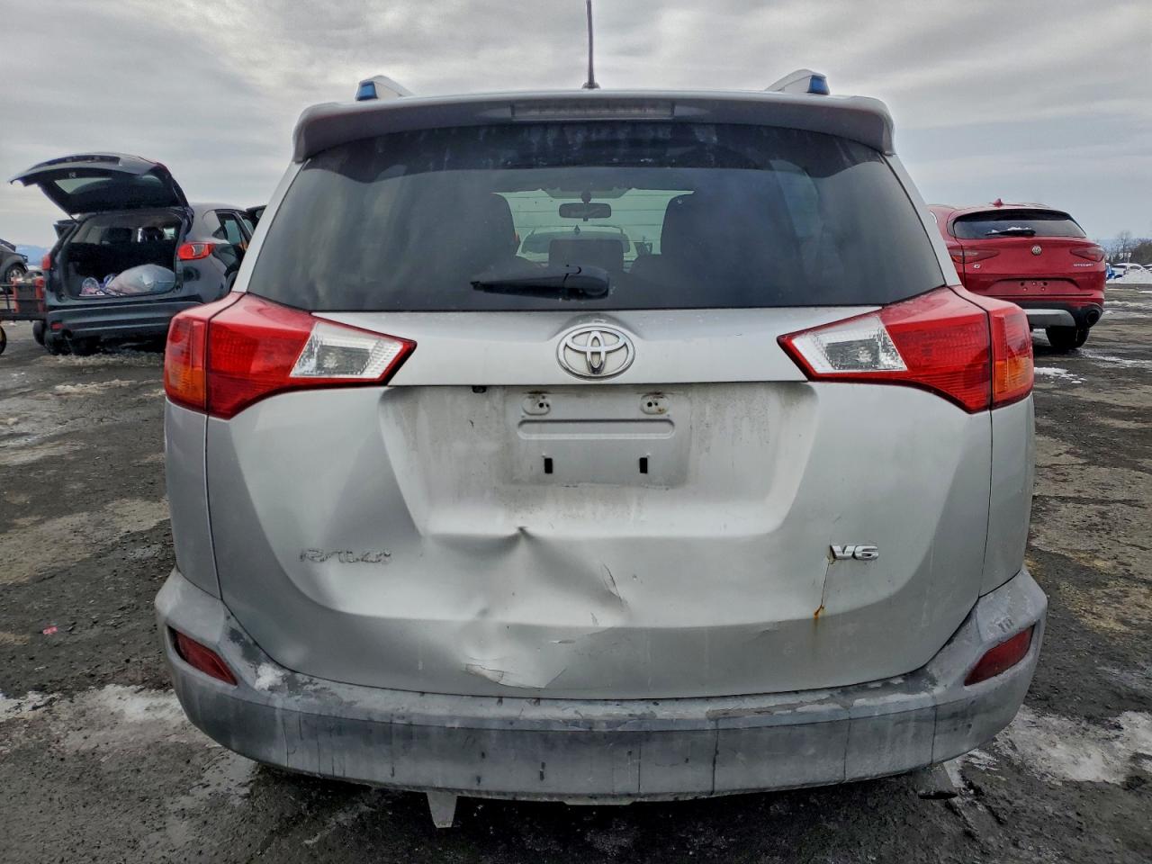 2013 TOYOTA RAV4 XLE photo 6