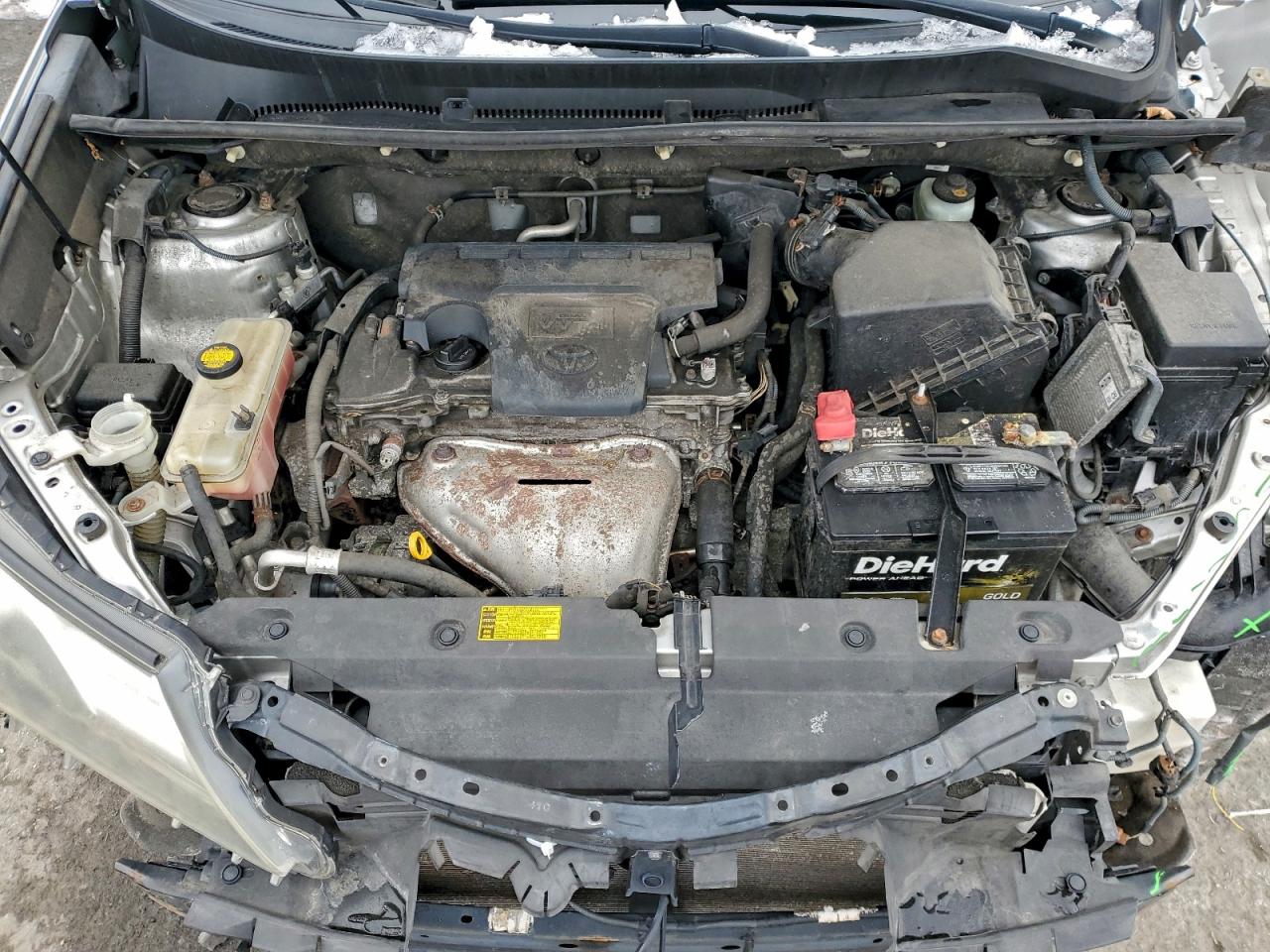 2013 TOYOTA RAV4 XLE photo 12